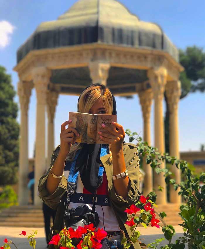 Tomb of Hafez - Hafez Tomb - Fal-e hafez - Teshtar.com