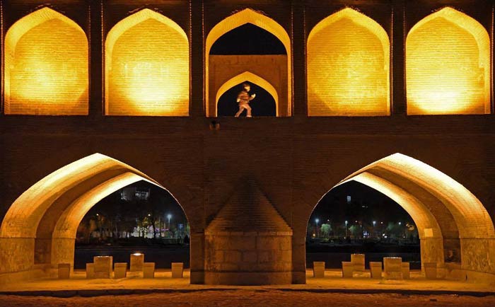 Si o Se Pol bridge - bridge of 33 arches Iran